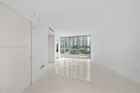 Condominio en venta en Miami, Florida, 57.41 m2 № 2409033 - foto 19