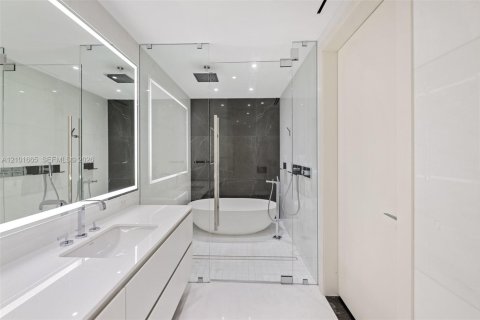 Condominio en venta en Miami, Florida, 57.41 m2 № 2409033 - foto 16