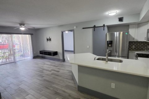 Condo in West Palm Beach, Florida, 2 bedrooms  № 2265833 - photo 6
