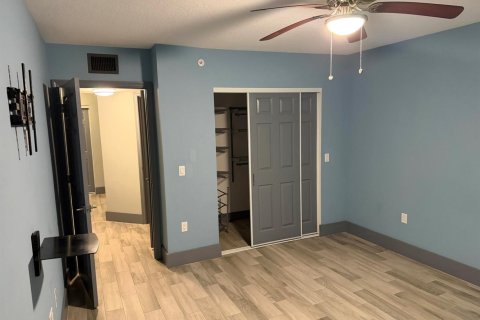 Condo in West Palm Beach, Florida, 2 bedrooms  № 2265833 - photo 22