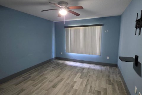 Condo in West Palm Beach, Florida, 2 bedrooms  № 2265833 - photo 16