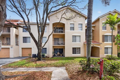 Condo in West Palm Beach, Florida, 2 bedrooms  № 2265833 - photo 2