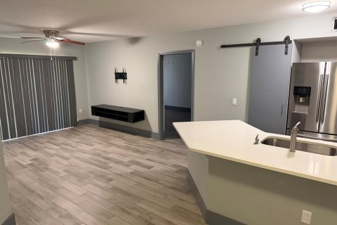 Condo in West Palm Beach, Florida, 2 bedrooms  № 2265833 - photo 15