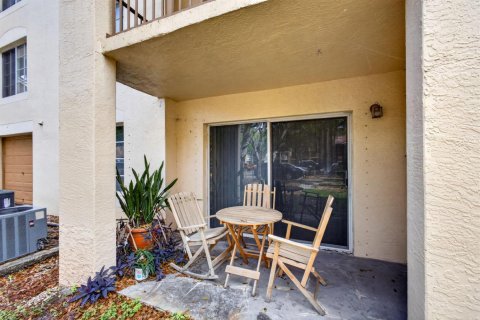 Condo in West Palm Beach, Florida, 2 bedrooms  № 2265833 - photo 4
