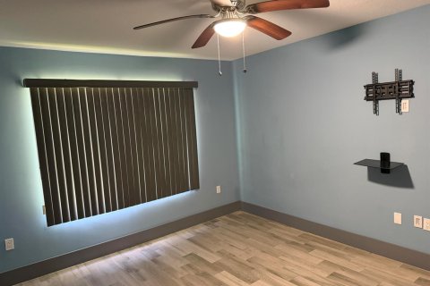 Condo in West Palm Beach, Florida, 2 bedrooms  № 2265833 - photo 21
