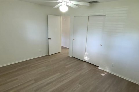House in Seminole, Florida 2 bedrooms, 99.59 sq.m. № 2299265 - photo 8