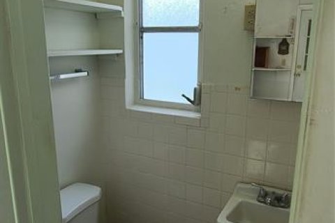 House in Seminole, Florida 2 bedrooms, 99.59 sq.m. № 2299265 - photo 14