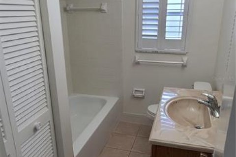 House in Seminole, Florida 2 bedrooms, 99.59 sq.m. № 2299265 - photo 13