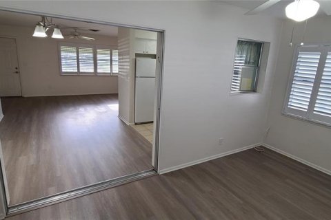 House in Seminole, Florida 2 bedrooms, 99.59 sq.m. № 2299265 - photo 7