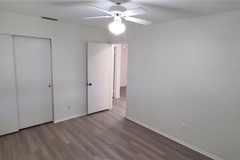 House in Seminole, Florida 2 bedrooms, 99.59 sq.m. № 2299265 - photo 10
