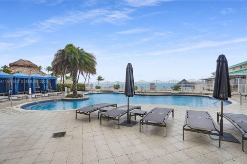 Купить кондоминиум в Санни-Айлс-Бич, Флорида 2 спальни, 157.75м2, № 1986481 - фото 23