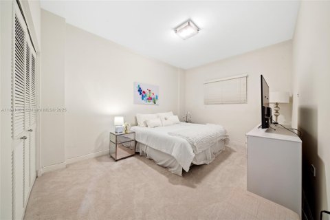 Copropriété à louer à Miami, Floride: 3 chambres, 172.33 m2 № 1953980 - photo 17