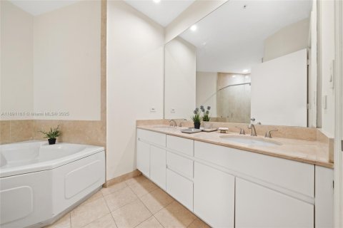 Copropriété à louer à Miami, Floride: 3 chambres, 172.33 m2 № 1953980 - photo 14