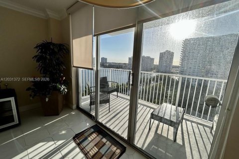 Снять в аренду кондоминиум в Авентура, Флорида 2 спальни, 113.34м2, № 2077437 - фото 11