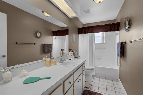 House in Leesburg, Florida 2 bedrooms, 151.62 sq.m. № 1841457 - photo 19