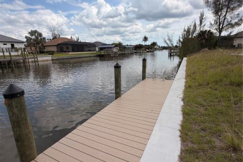 Terrain à vendre à Cape Coral, Floride № 2090987 - photo 6
