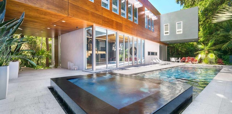 Villa ou maison à Miami, Floride 6 chambres, 499.44 m2 № 1893025
