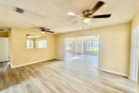 Casa en venta en Winter Haven, Florida, 2 dormitorios, 171.87 m2 № 1530422 - foto 11