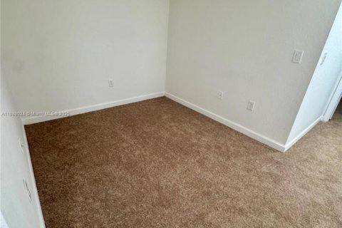 Condo in Riviera Beach, Florida, 2 bedrooms  № 1942223 - photo 9
