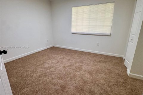 Condo in Riviera Beach, Florida, 2 bedrooms  № 1942223 - photo 13