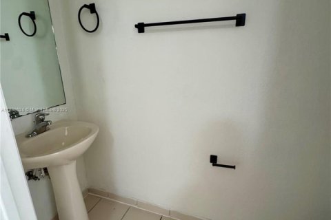 Condo in Riviera Beach, Florida, 2 bedrooms  № 1942223 - photo 6