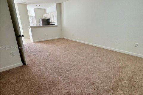 Condo in Riviera Beach, Florida, 2 bedrooms  № 1942223 - photo 5