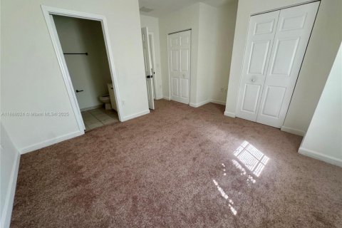 Condo in Riviera Beach, Florida, 2 bedrooms  № 1942223 - photo 11