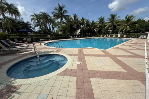 Condo in Riviera Beach, Florida, 2 bedrooms  № 1942223 - photo 17