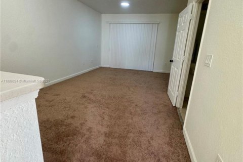 Condo in Riviera Beach, Florida, 2 bedrooms  № 1942223 - photo 4