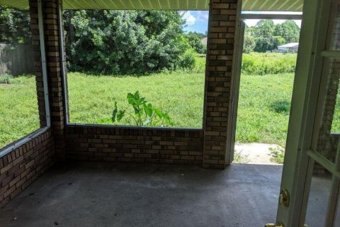 Casa en alquiler en Palm Bay, Florida, 3 dormitorios, 130.99 m2 № 1168831 - foto 1