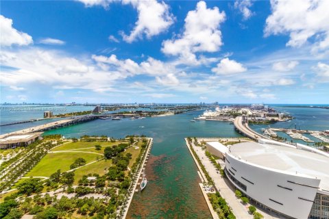 Снять в аренду кондоминиум в Майами, Флорида 2 спальни, 122.91м2, № 1957247 - фото 8