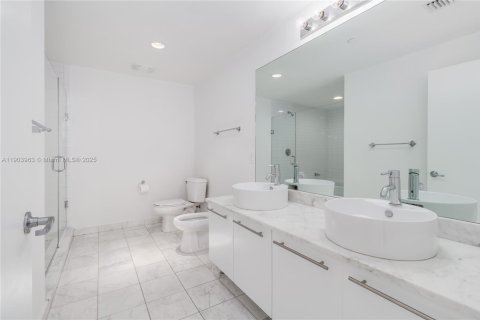 Снять в аренду кондоминиум в Майами, Флорида 2 спальни, 122.91м2, № 1957247 - фото 14