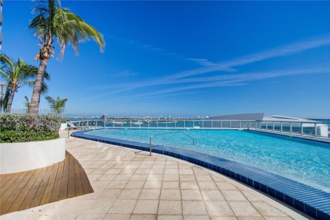 Снять в аренду кондоминиум в Майами, Флорида 2 спальни, 122.91м2, № 1957247 - фото 21