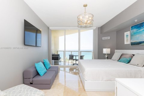 Condo in Sunny Isles Beach, Florida, 2 bedrooms  № 2089278 - photo 4