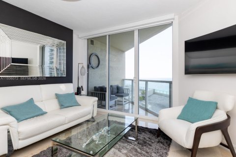 Condo in Sunny Isles Beach, Florida, 2 bedrooms  № 2089278 - photo 2