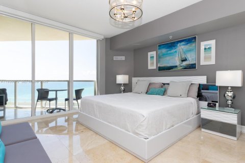 Condo in Sunny Isles Beach, Florida, 2 bedrooms  № 2089278 - photo 21