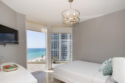 Condo in Sunny Isles Beach, Florida, 2 bedrooms  № 2089278 - photo 26