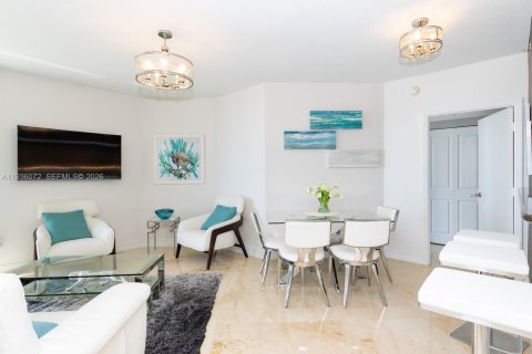 Condo in Sunny Isles Beach, Florida, 2 bedrooms  № 2089278 - photo 7