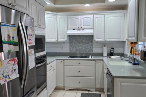 Condominio en alquiler en Saint Petersburg, Florida, 2 dormitorios, 150.97 m2 № 1858175 - foto 7