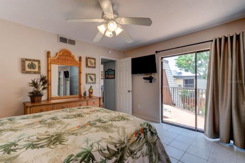 Townhouse in New Smyrna Beach, Florida 2 bedrooms, 123.37 sq.m. № 1784554 - photo 15