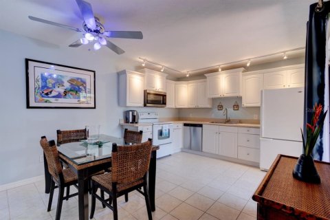Townhouse in New Smyrna Beach, Florida 2 bedrooms, 123.37 sq.m. № 1784554 - photo 10