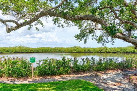 Townhouse in New Smyrna Beach, Florida 2 bedrooms, 123.37 sq.m. № 1784554 - photo 23