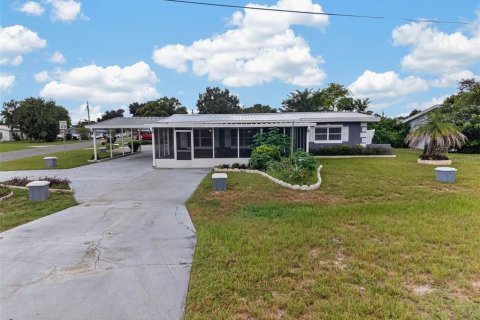 House in Lake Wales, Florida 4 bedrooms, 191.01 sq.m. № 2351917
