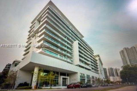 Снять в аренду кондоминиум в Майами, Флорида 1 спальня, 62.52м2, № 1954644 - фото 1