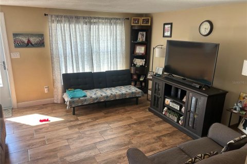 Casa en venta en Port Richey, Florida, 2 dormitorios, 97.27 m2 № 2155478 - foto 3