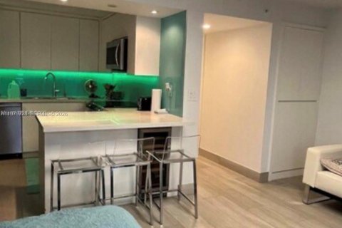 Copropriété à louer à Miami Beach, Floride: 1 chambre, 87.89 m2 № 2046141 - photo 2