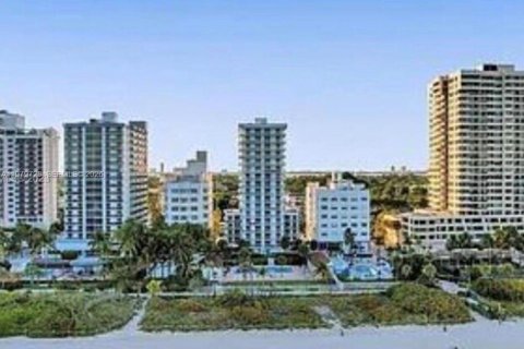 Condo à Miami Beach, Floride, 1 chambre  № 2046141