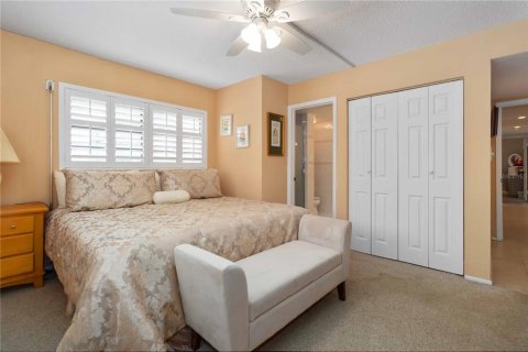 Condo in New Smyrna Beach, Florida, 3 bedrooms № 2116930 - photo 11