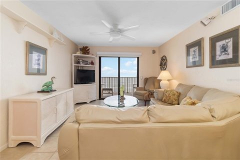 Condo in New Smyrna Beach, Florida, 3 bedrooms № 2116930 - photo 5