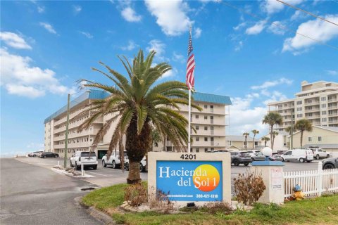 Condo in New Smyrna Beach, Florida, 3 bedrooms  № 2116930